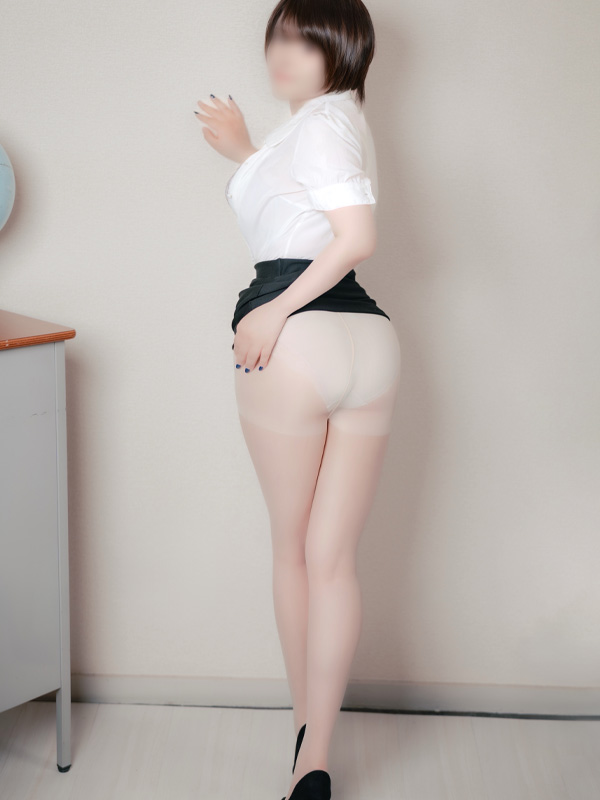 星乃 せいら｜大阪 梅田 兎我野町 ホテヘル＆デリヘル【イケない女教師】〜  イケない女教師がスーツ姿にハイヒール、Hな下着にパンスト着用であなたと妄想レッスン！