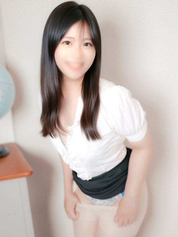 朝比奈 せな(26)｜大阪 梅田 兎我野町 ホテヘル＆デリヘル【イケない女教師】〜  イケない女教師がスーツ姿にハイヒール、Hな下着にパンスト着用であなたと妄想レッスン！