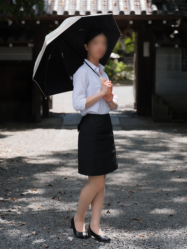青葉 ちなつ(26)｜大阪 梅田 兎我野町 ホテヘル＆デリヘル【イケない女教師】〜  イケない女教師がスーツ姿にハイヒール、Hな下着にパンスト着用であなたと妄想レッスン！